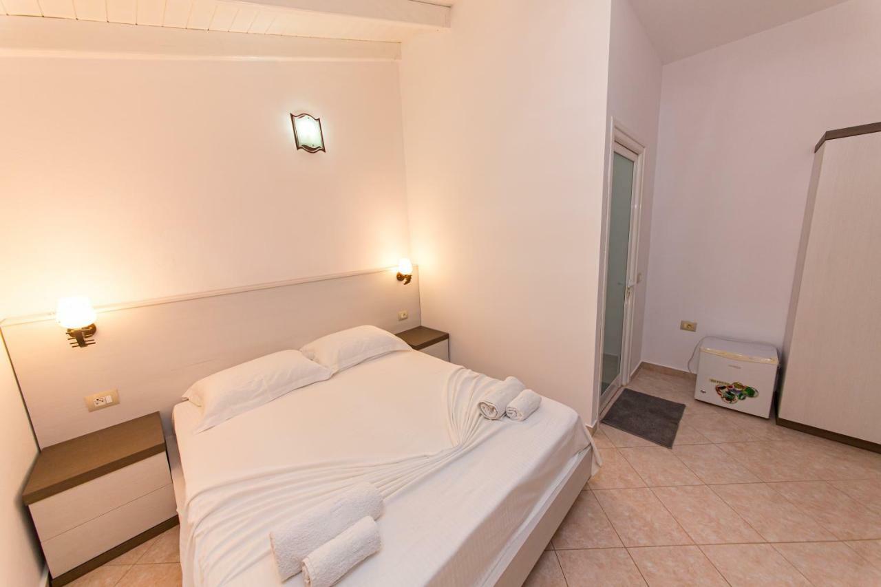Hotel Mariksel Ksamil Kültér fotó
