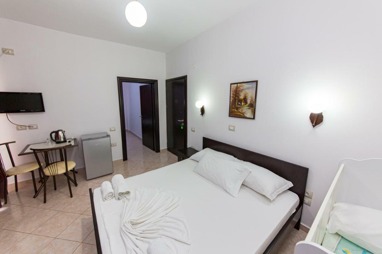 Hotel Mariksel Ksamil Kültér fotó