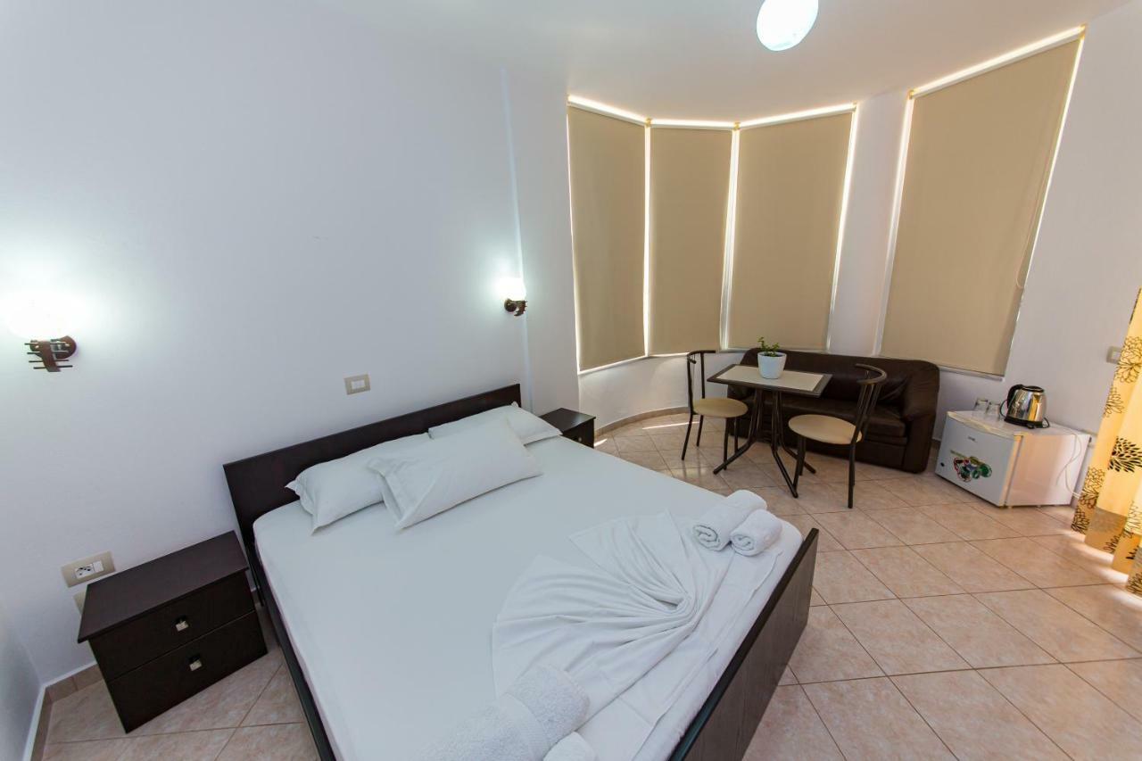 Hotel Mariksel Ksamil Kültér fotó