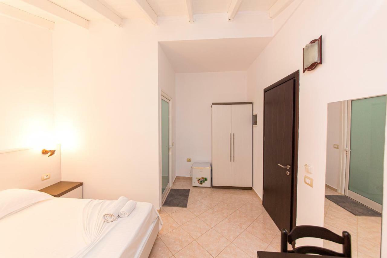 Hotel Mariksel Ksamil Kültér fotó